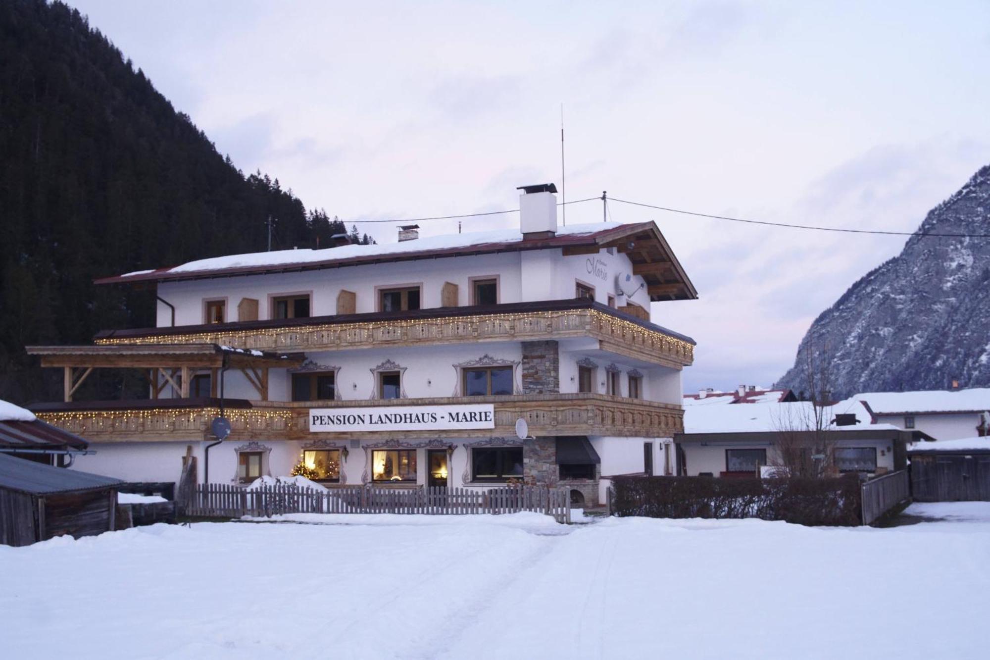 Pension Und Apartments Landhaus Marie Leutasch Exteriér fotografie