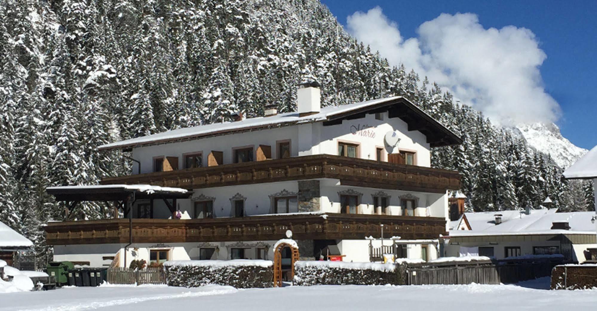 Pension Und Apartments Landhaus Marie Leutasch Exteriér fotografie